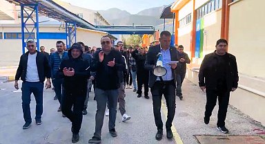Denizli'de Şişecam çalışanları iş bıraktı