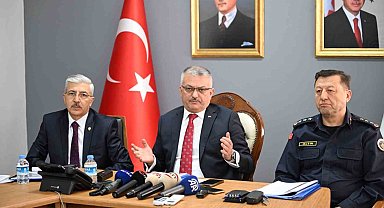Deprem konutu hak sahiplerinin evlerini teslim almaması Vali Yazıcı'yı şaşırttı: "Bu işte bir gariplik var"