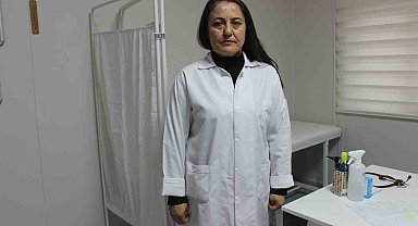 Depremin ardından 1 ay aracının bagajında yaşayarak afetzede vatandaşlara şifa dağıtan doktora, 'Vefa ve Fedakarlık' ödülü