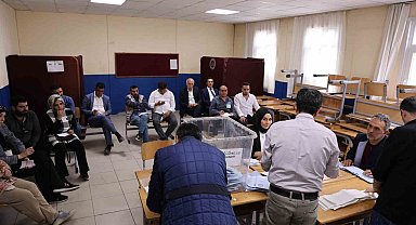 Depremin merkez üssü Kahramanmaraş'ta sandıklar açıldı