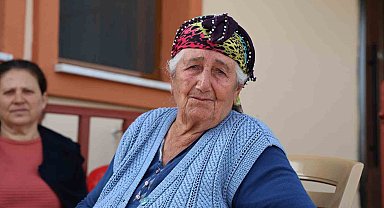 Depremin merkezinde depremzedeler bir bir evlerine yerleşiyor