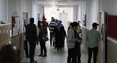 Depremin vurduğu mahalle oyunu kullanmayı ihmal etmedi
