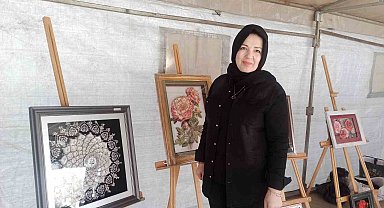 Depremzede kadınlar, yaptıkları ürünlerle hem kazanç sağlıyor hem de sosyalleşiyor
