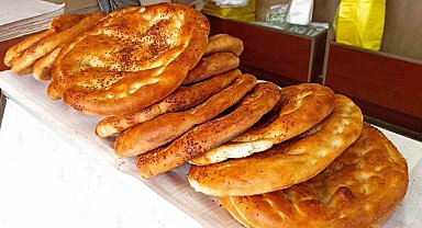 Devrek'te Ramazan pidesi vatandaşların tüketimine sunulmaya başlandı