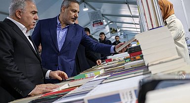 Dışişleri Bakanı Fidan, Fatih'te gençlerle bir araya geldi