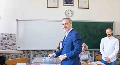 Dışişleri Bakanı Fidan oyunu Ankara'da kullandı