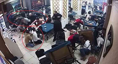 Diyarbakır'da caddedeki silahlı kavgada kıraathane savaş alanına döndü