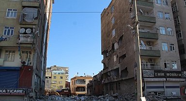 Diyarbakır'da Dündar Apartmanı'nın 2 müteahhidi ve arsa sahibine 22 yıl 6'şar aya kadar hapis talebi