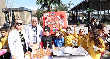 Diyarbakır'da minik öğrenciler ürettiklerini 'girişimcilik' etkinliğinde tezgahlarda satışa sundu