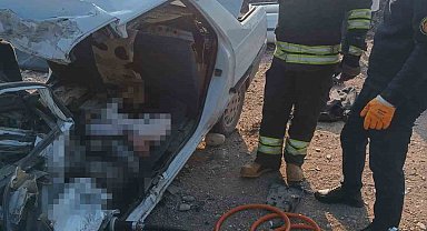 Diyarbakır'da otomobil ile kamyon çarpıştı: 2 ölü, 1 ağır yaralı