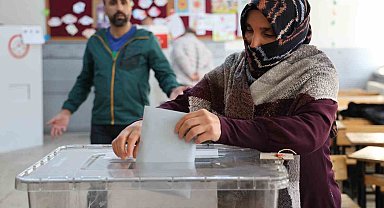 Diyarbakır'da oy verme işlemi başladı