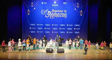 Diyarbakır'da Ramazan'a renk katan söyleşi ve konser etkinliği yapıldı