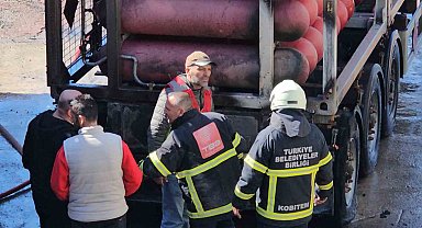 Doğalgaz tüpleri taşıyan dorsede yangın çıktı, facianın eşiğinden dönüldü