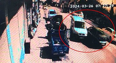 Dolmuş ile otomobilin çarpıştığı kaza kamerada: 5 yaralı