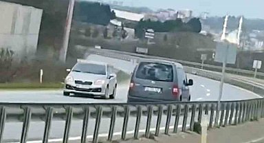 Duble yolda ters yönde ilerledi: O anlar kamerada