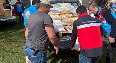 Dumlupınar'da hasat edilen buğdaydan elde edilen un ihtiyaç sahiplerine dağıtıldı