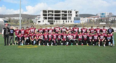 Düzce Panthers liderliğini korudu