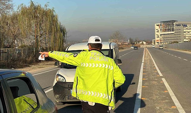 Düzce'de denetimlerde 122 araç trafikten men edildi