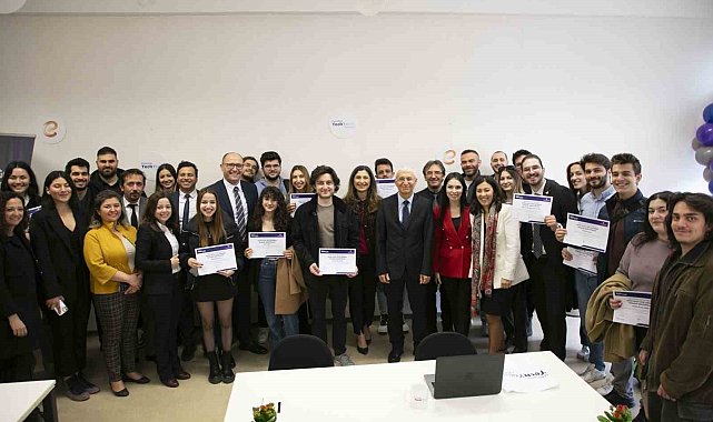 Eczacıbaşı Topluluğu geleceğin 'Teknoloji Kahramanları'nı yetiştiriyor