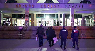 Edirne'de oy torbaları adliyeye getirilmeye başlandı