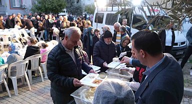 Efeler Belediye Başkan Adayı Pehlivan, iftarını mahalle sakinleri ile birlikte açtı