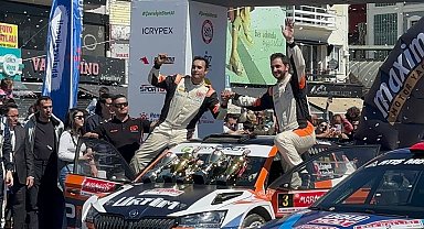 Ege Rallisi'nde dereceye girenler kupalarını aldı