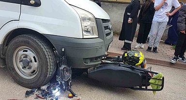 Ehliyetsiz motosiklet sürücüsü polisten kaçarken kaza yaptı: 2 yaralı