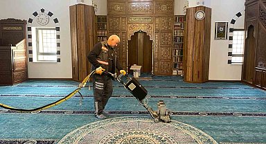 Elazığ Belediyesi camilerde Ramazan hazırlığını sürdürüyor