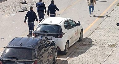 Elazığ'da pikap park halindeki 3 araca çarptı: 1 yaralı