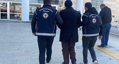 Elazığ'da yakalanan göçmen kaçakçısı tutuklandı