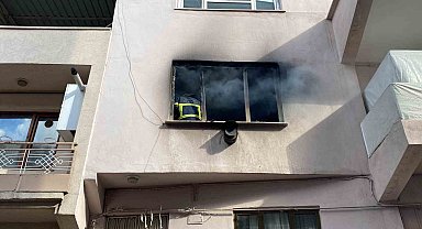 Elektrikli battaniye daireyi kül etti, 2 çocuk annesi yangında yaralandı