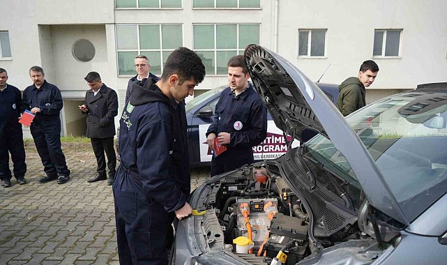 Elektrikli otomotiv sektörünün nitelikli eleman ihtiyacını karşılayacak kurs başladı