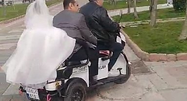 Elektrikli scooter gelin arabasına dönüştü