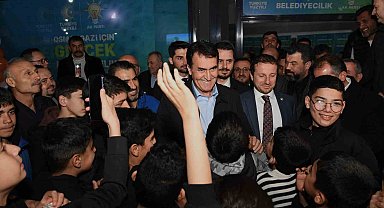 Emek'te dev kalabalık Dündar'ı coşkuyla karşıladı