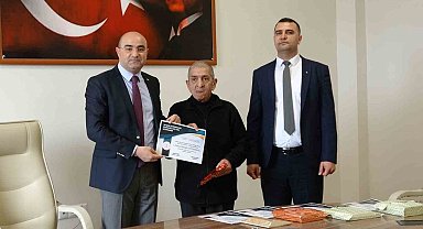 En çok kitap okuyan üyelere ödülleri verildi