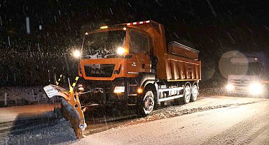 Erzincan'ın yüksek kesimlerinde kar yağışı etkili oldu