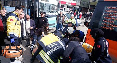 Erzurum'da trafik kazası; 14 yaralı