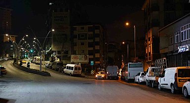 Esenler'de ilginç seçim kararı: Afiş, poster, parti bayrakları ve pankartlar kaldırıldı