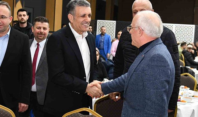 Esenyurt Belediye Başkanı Bozkurt bölge sanayicileri ve iş insanları ile iftar sofrasında buluştu
