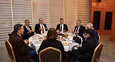 Esenyurt Belediye Başkanı Bozkurt, ilçe protokolü ile iftar sofrasında buluştu