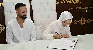 Esenyurtlu çiftler 4 yılda bir gelecek olan mutluluğa "Evet" dediler