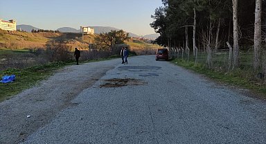 Eşi ile eski çalışanını parkta yakalayan koca cinnet getirdi: 1'i ağır 2 yaralı