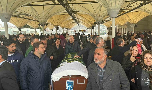 Eşi tarafından bıçaklanarak öldürülen Derya son yolculuğuna uğurlandı