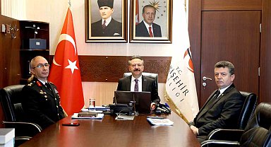 Eskişehir Valisi Hüseyin Aksoy, güvenlik değerlendirme toplantısı düzenledi