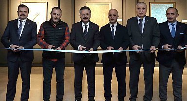 Eskişehir Valisi Hüseyin Aksoy, "Hiç 'in Yolculuğu" Hat Sergisi'nin açılışını gerçekleştirdi