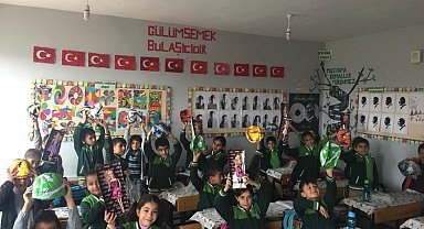 Eskişehir'de toplanan oyuncaklar Van'daki miniklere yollandı