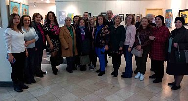 Eskişehir'deki 48 kadın ressam 48 eserini sergiledi
