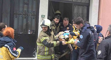 Evde çıkan yangında can pazarı: 2 yaralı