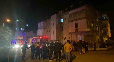 Evde çıkan yangında mahsur kalan çocukları apartman sakinleri kurtardı