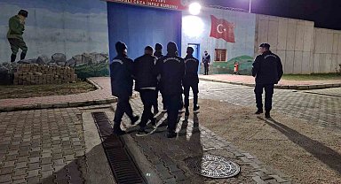 Evden hırsızlık yapan şahısları JASAT yakaladı